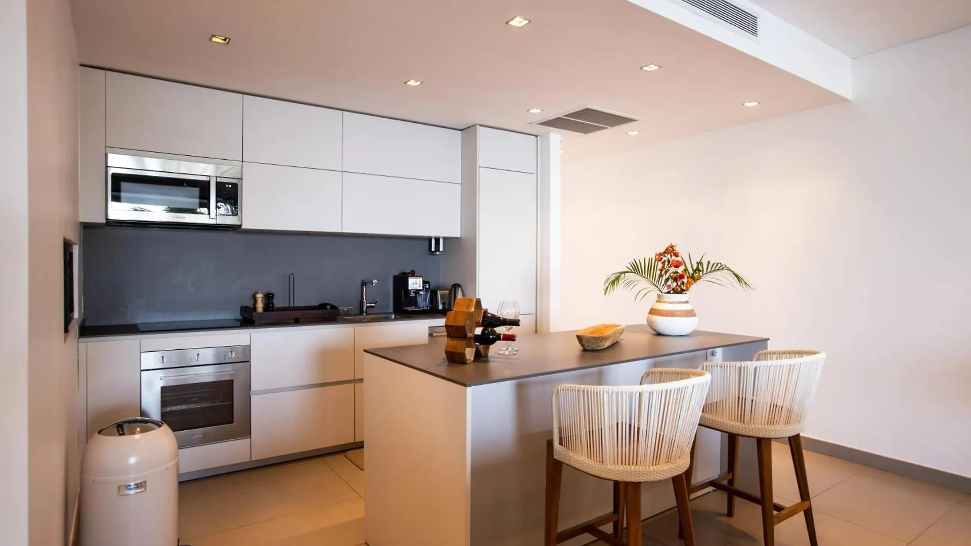 Charming Apartment In Cole Bay With Sea View 70 M² Simpson Bay